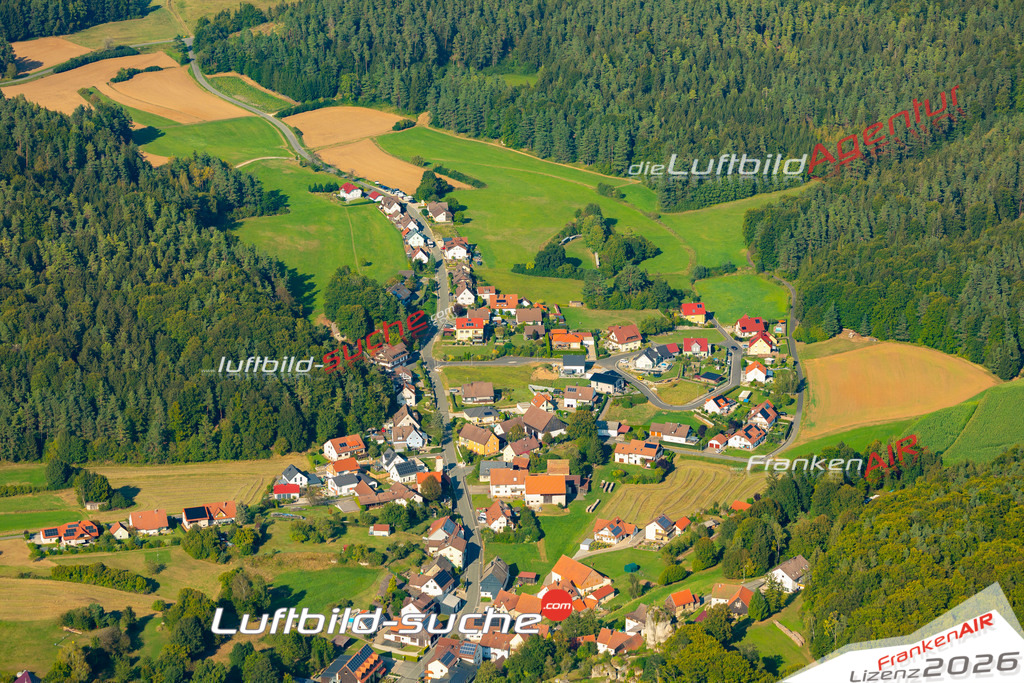 Das Luftbild zeigt : Bärnfels Obertrubach - Die Luftaufnahme wurde 2024 vom UL-Flugzeug aus erstellt ( keine Drohne ) - Hochauflösende Luftaufnahme - Für grossformatige Ausdrucke geeignet. Die Geschenkidee !Mit Lizenz und Bildrechte bestellbar