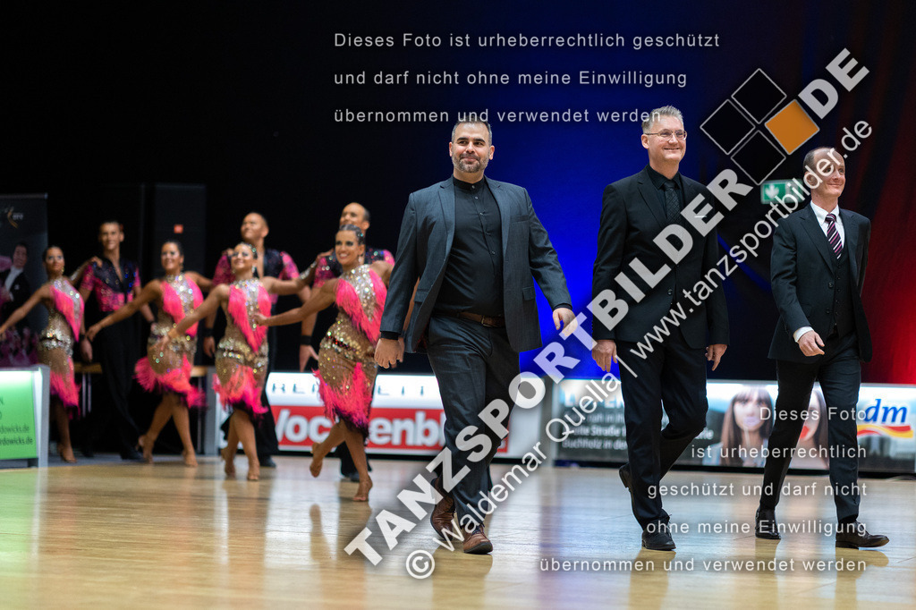 20230114-10034 | Hier finden Sie Tanz Bilder vom Latein und Standard Formationen tanzen. Sportbilder vom Tanzsport. Schöne Fotos und von Weltmeisterschaft, Europameisterschaft, Bundesliga, Regionalliga, Oberliga und Landesliga sowie von GOC Stuttgart, DanceComp, WM Bremen