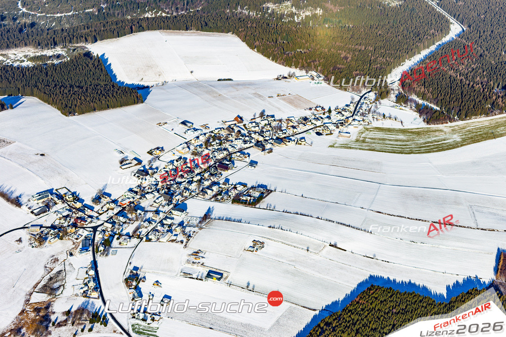 Das Luftbild der Stadt Steinbach am Wald wurde 2019 vom Flugzeug heraus erstellt (keine Drohne) Aufnahmehöhe ca.400 Meter- hohe Auflösung- beste Druck-Qualität garantiert!