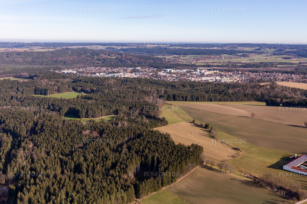 Luftbild: Ortsansicht von Westen im Ortsteil Gartenberg in Geretsried im Bundesland Bayern in Deutschland. Foto: IMG_139488.jpg vom 27.12.2023 durch Werner Riehm/FLY-FOTO.de