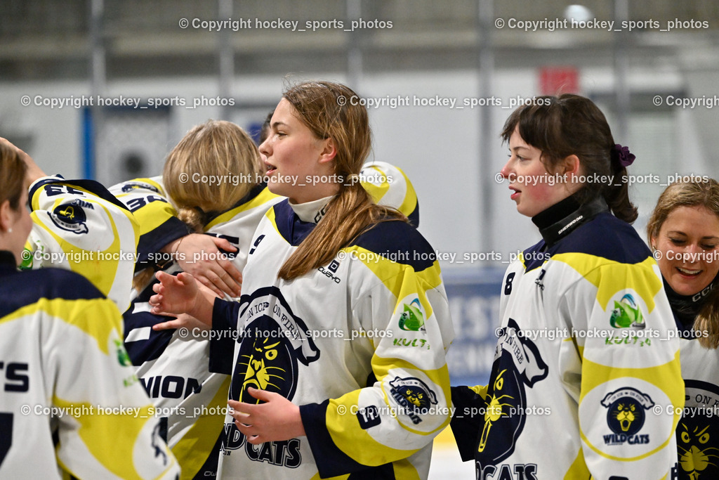 WILDCATS PATERNION & Lady Hawks Siegerehrung-Meisterfeier | #9 Neumann Magdalena WILDCATS PATERNION, #8 Kummer Katja WILDCATS PATERNION, Jubel Wildcats Paternion Mannschaft,  WILDCATS PATERNION &amp; Lady Hawks Siegerehrung-Meisterfeier, WILDCATS PATERNION &amp; Lady Hawks Siegerehrung-Meisterfeier am 12.03.2025 in Steindorf (Ossiachersee Halle), Austria, (Photo by Bernd Stefan)