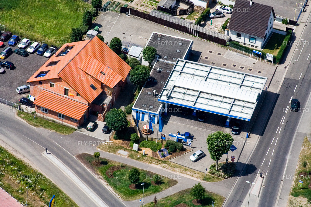 Rheinstraße Aral-Tankstelle | Luftbild: Rheinstraße Aral-Tankstelle in Kandel im Bundesland Rheinland-Pfalz in Deutschland. Foto: IMG_2912.jpg vom 18.06.2006 durch Werner Riehm/FLY-FOTO.de - Realisiert mit Pictrs.com