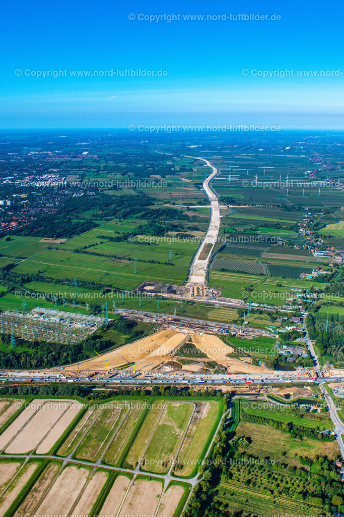 Hamburg_Autobahn_Bau_Anschussstelle_A26_an_die_A7_ELS_3991220922 | HAMBURG 22.09.2022 Autobahn- Baustelle mit Erschließungs- , Aufschüttungs- und Erdarbeiten entlang der Trasse und des Streckenverlaufes " Anschußstelle A26 A7 " in Hamburg, Deutschland. // Motorway- Construction site with earthworks along the route and of the route of the highway " Anschussstelle A26 A7 " in Hamburg, Germany. Foto: Martin Elsen