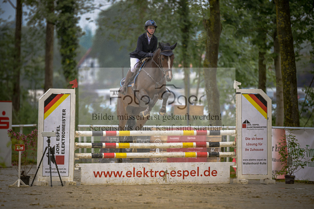 20240505-DOS_7124 | Entdecke hochwertige Reitturnierfotos von Foto Oger. Professionell, emotional und authentisch – jetzt Lieblingsmomente im Shop bestellen.Deutschlandweite Turnierfotografie. - Realisiert mit Pictrs.com