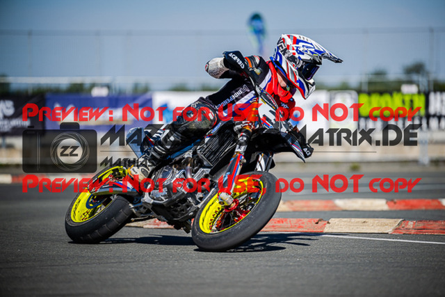 MaZZes_FotoMatrix_220903_0501 | UE40