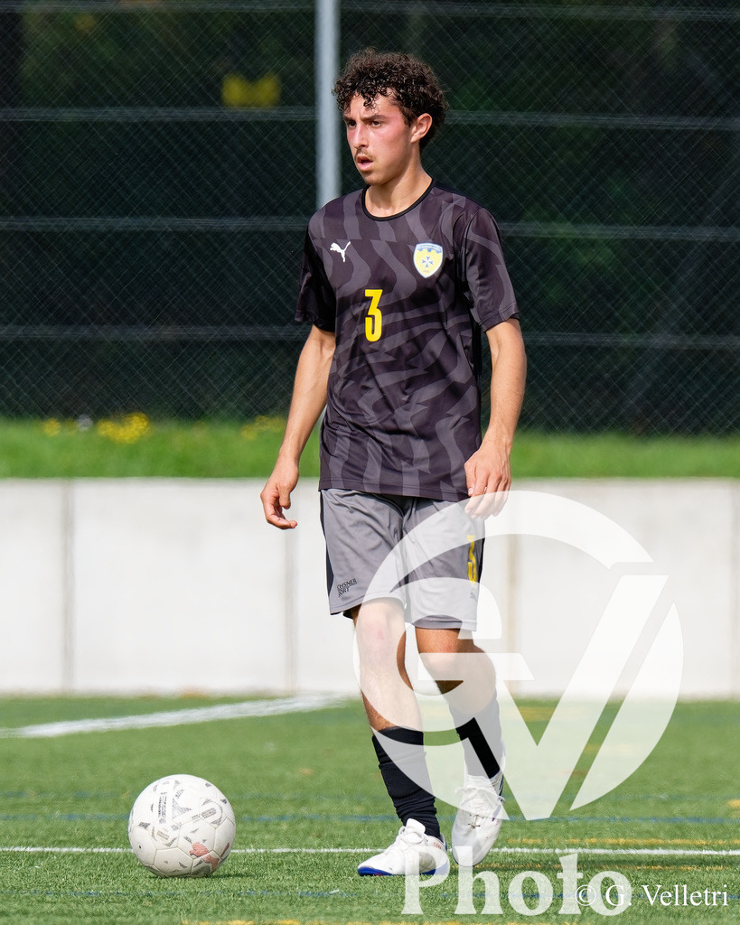 Youth League A - CS Italien - FC Plan-les-Ouates | Tom Ferraton (3 FC Plan-les-Ouates) durant le match de Youth League A entre CS Italien et FC Plan-les-Ouates au Stade du Bois-de-la-Bâtie à Petit-Lancy, Suisse