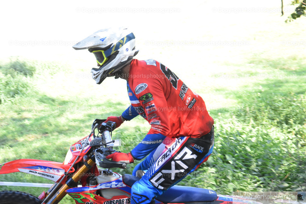 DSC_0092 | Sportfotografie , Motorsport, Motoross, Reitsport, Mointainbike, Enduro,
Landschaft , Outdoor, Eventfotografie, Landschaft, Bilder online bestellen - Realisiert mit Pictrs.com