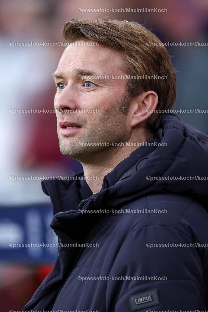 Lev02022502153 | 02.02.2025, Fußball, Bayer 04 Leverkusen - TSG 1899 Hoffenheim, 1. Fußball Bundesliga, 20. Spieltag, BayArena, Saison 2024 2025: Geschäftsführer Simon Rolfes (Bayer 04 Leverkusen Geschäftsführung)DFB regulations prohibit any use of photographs as image sequences and or quasi-video.