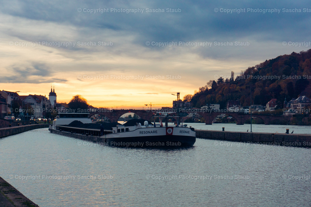 Schifffahrt auf dem Neckar | Willkommen im Shop von Photography Sascha Staub. Hier findest du alle Fotos und Medieninhalten von Sascha Staub. In diesem Shop kannst du Lizenzen zu den Fotos, Drucke und Gutscheine für den Shop erwerben.  - Realisiert mit Pictrs.com