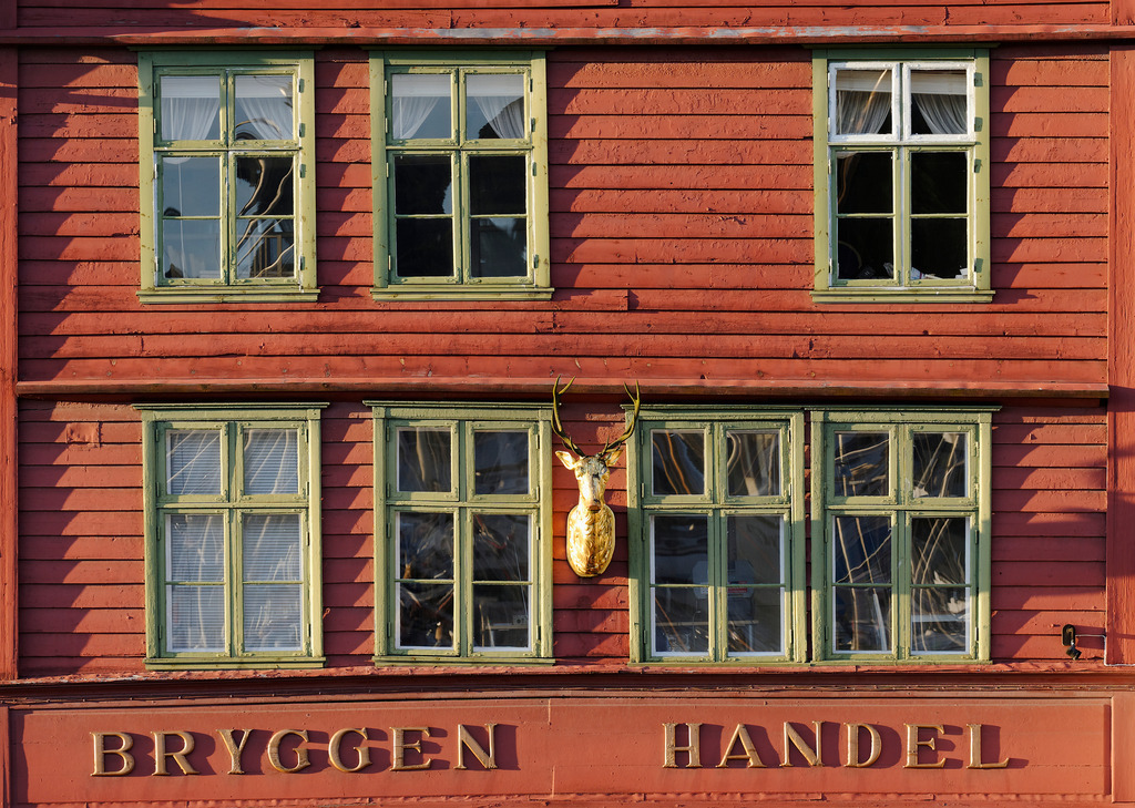 Holzhaus in Bryggen | Bergen, Norwegen - July 13, 2011: Urlaubsreise in Norwegen; Holzhaus in Bryggen - Realisiert mit Pictrs.com