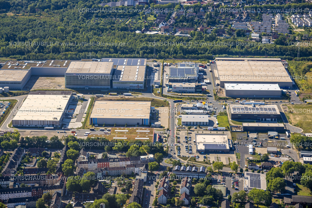 Gelsenkirchen220801246 | Luftbild, Neues Pumpwerk-Gebäude der Emschergenossenschaft nahe der Sutumer Brücken auf der Schleuseninsel zwischen Rhein-Herne-Kanal und Fluss Emscher, Schalke-Nord in Gelsenkirchen, Ruhrgebiet, Nordrhein-Westfalen, Deutschland