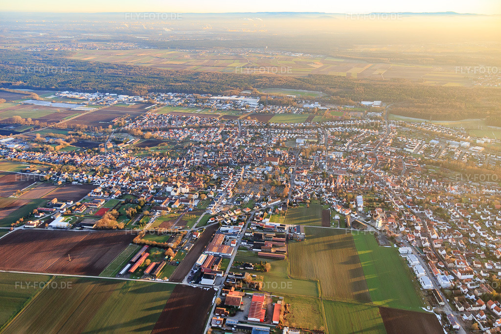 Luftbild: Stadtansicht aus Norden in Herxheim bei Landau im Bundesland Rheinland-Pfalz in Deutschland. Foto: IMG_076593.jpg vom 05.01.2015 durch Werner Riehm/FLY-FOTO.de
