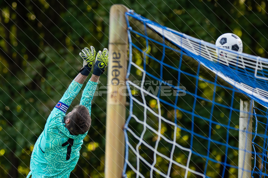 20250928_Picselweb-Fotografie_1R3_2711 | Spielszenen aus dem Spiel VfL Güldenstern Stade - Rotenburger SV. Ergebnis 0:3 - Realisiert mit Pictrs.com
