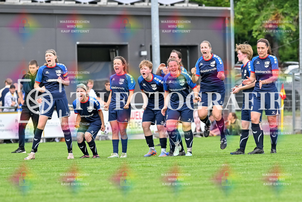 GER, FC Hauingen - SV Waldhaus, Frauen-Fussball, Rothaus Bezirkpokal, Finale, Saison 2024/2025, 29.05.2025 | Emotionen beim ElfmeterschiessenGER, FC Hauingen - SV Waldhaus, Frauen-Fussball, Rothaus Bezirkpokal, Finale, Saison 2024/2025, 29.05.2025Foto: TH Fotografie/Thomas Hess