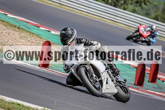 spof2734 | Professionelle Fotos von Sportveranstaltungen, aber auch Hochzeiten und anderen Events. - Realisiert mit Pictrs.com