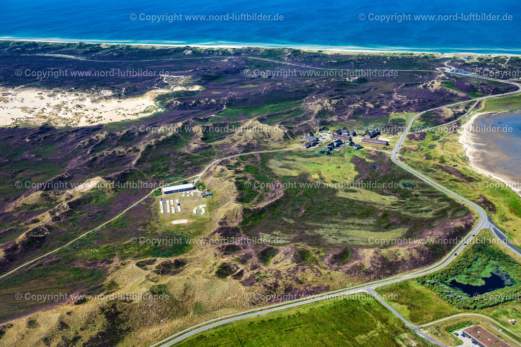 Sylt_List_DJH_Jugendherberge_List_Mövenberg_ELS_9177130825 | LIST AUF SYLT 13.08.2025 Jugendherberge mit Zeltlager " Mövenberg " an der Straße Mövenberg in List auf Sylt im Bundesland Schleswig-Holstein, Deutschland. Weiterführende Informationen bei: Jugendherberge List - Mövenberg. // Youth hostel with tent camp "Moevenberg" on the street Moevenberg in List on Sylt in the federal state of Schleswig-Holstein, Germany. Further information at: Jugendherberge List - Moevenberg. Foto: Martin Elsen