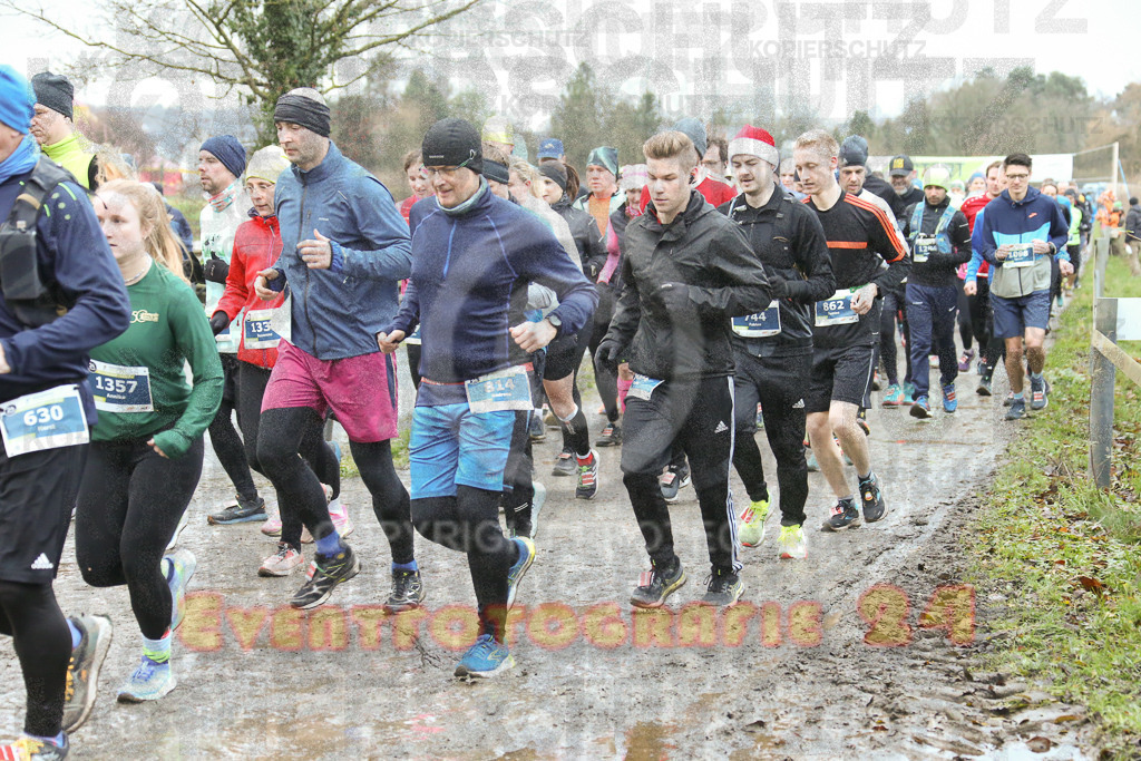 241208_0927_EX1_3772 | Sportfotografie im Rhein-Sieg Kreis, Köln, Bonn, NRW, Rheinland Pfalz, Hessen, etc. Unser Tätigkeitsfeld umfasst den Laufsport vom Volkslauf über den Marathon, Duathlon, Triathon bis zum Ultralauf wie Kölnpfad Ultra oder Schindertrail.