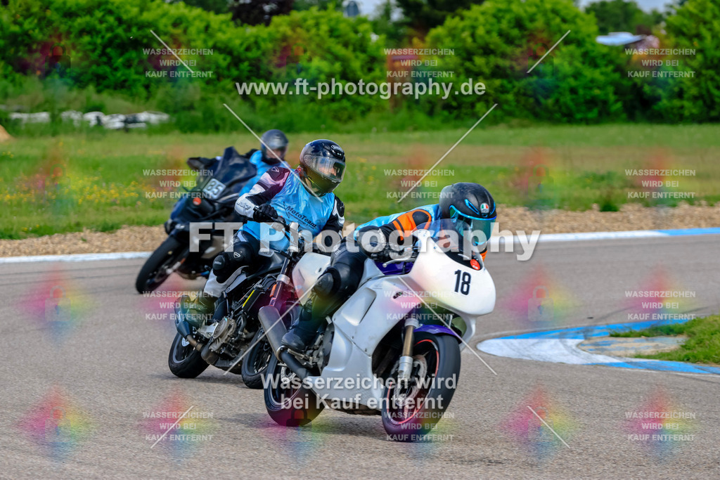 MotoTeam-9048 | Hier findet Ihr Bilder von Touristenfahrten auf der Nürburgring Nordschleife oder von anderen Veranstaltungen die ich besucht habe. Viel Spass beim Durch Schauen 