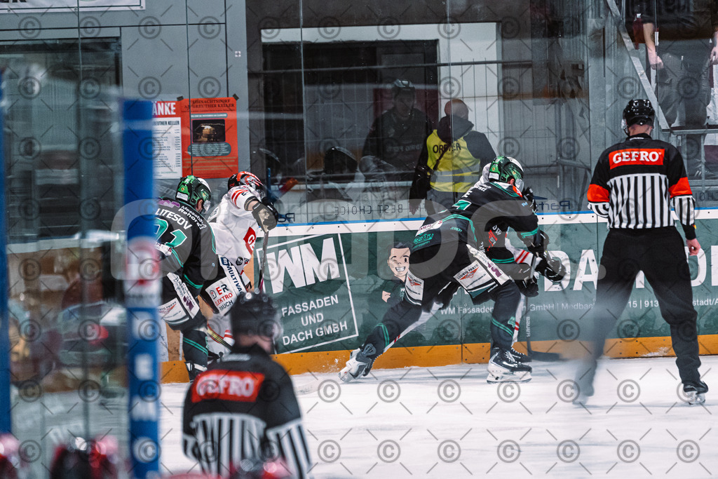 Alligators_vs_Memmingen_05_12_2025-091 | Höchstadt Alligators Fotogalerie: Eishockey-Action aus Franken. Professionelle Spielfotos, Portraits & Stadionbilder zum Download. Jetzt entdecken! - Realisiert mit Pictrs.com