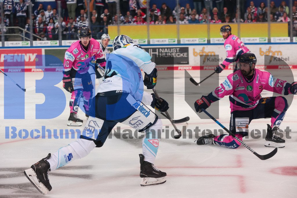 SES_ISEDRE20251010-36 | bond - Realisiert mit Pictrs.com