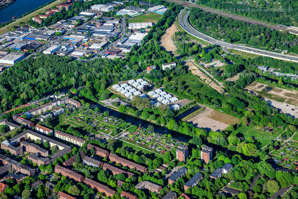 Hamburg_Wilhelmsburg_Gewerbegebiet_Stenzelring_ELS_0090070524 | HAMBURG 07.05.2024 Gewerbepark im Gewerbegebiet in Wilhelmsburg " Stenzelring " an der Straße Stenzelring in Hamburg, Deutschland. // Business park in the industrial area" Stenzelring " on street Stenzelring in Hamburg, Germany. Foto: Martin Elsen