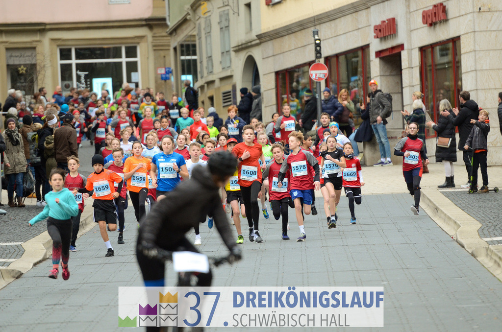 Stadtwerke Jugendlauf 1700m | 3 Koenigslauf 2023 - Realisiert mit Pictrs.com