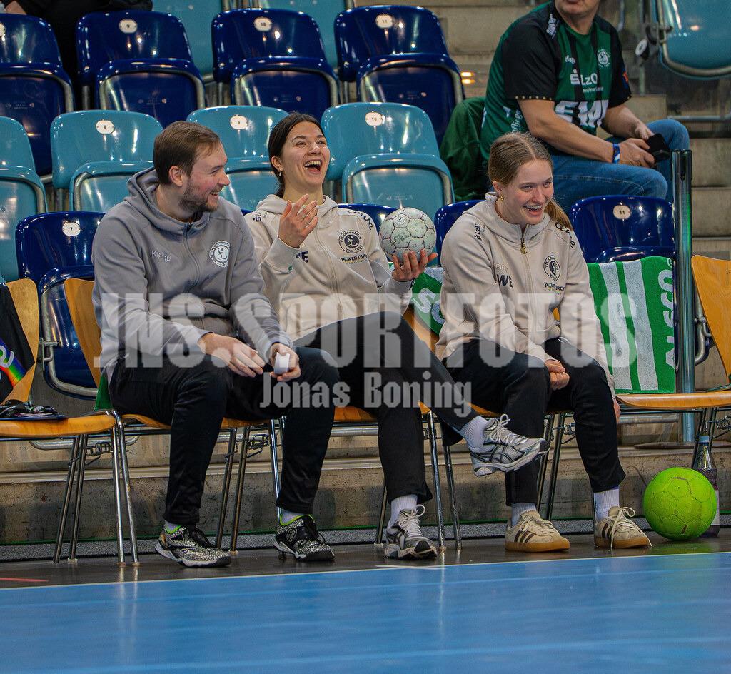 Handball I Frauen I Saison 2025-2026 I 1. HBF I 15. Spieltag I VFL Oldenburg - SV Union Halle-Neustadt 0003 | jns.sportfotos - Realisiert mit Pictrs.com