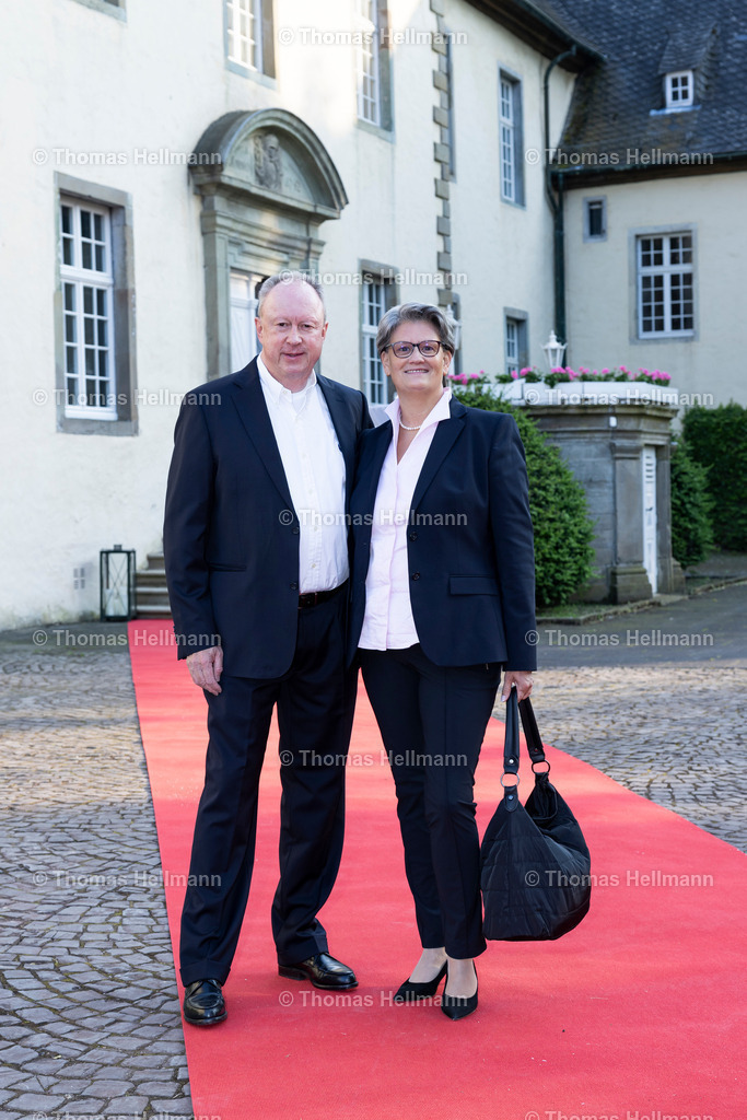 TH_Schlossempfang_19126 | Longines Balve Optimum 2024 am 07.06.24 in Balve, Schloss Wocklum, Thomas Hellmann, Schlossempfang