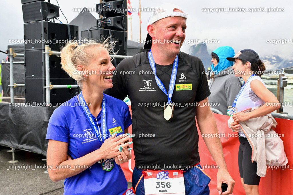Großglockner Mountain Run | #357 Kilzer Stephanie, #356 Rosmann Daniel, Heiratsantrag, Großglockner Mountain Run, Großglockner Mountain Run 2024 am 07.07.2024 in Heiligenblut (Großglockner), Austria, (Photo by Bernd Stefan)