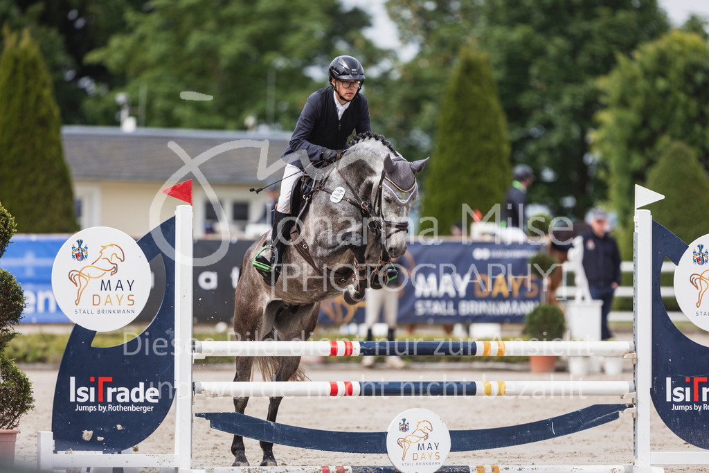 25059_MayDays_SprPf-A-200 | Deine schönsten Turniermomente als professionelle Fotos! Entdecke hochwertige Pferdesport-Fotografie im Online-Shop. Jetzt Fotos finden & bestellen!