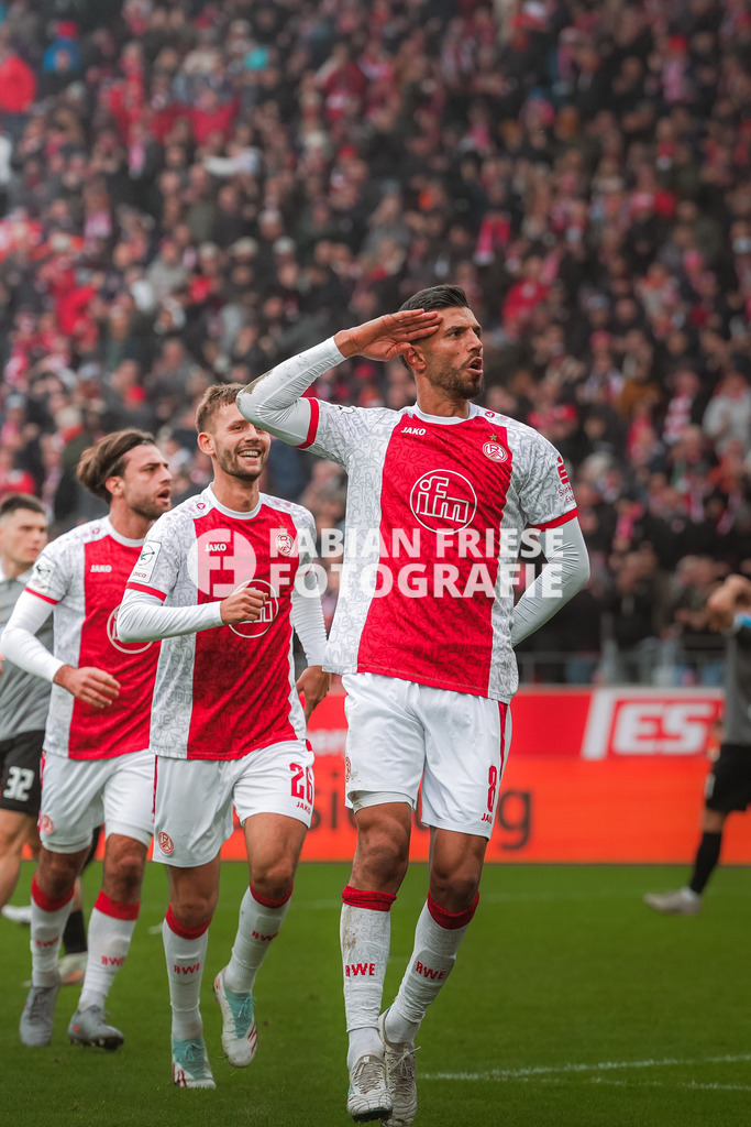 GER Rot-Weiss Essen vs. SSV Ulm, Fussball, 3. Liga, Spieltag 19, Saison 2025/2026, 20.12.2025 | GER Rot-Weiss Essen vs. SSV Ulm, Fussball, 3. Liga, Spieltag 19, Saison 2025/2026, 20.12.2025Foto: Fabian Friese - Realisiert mit Pictrs.com