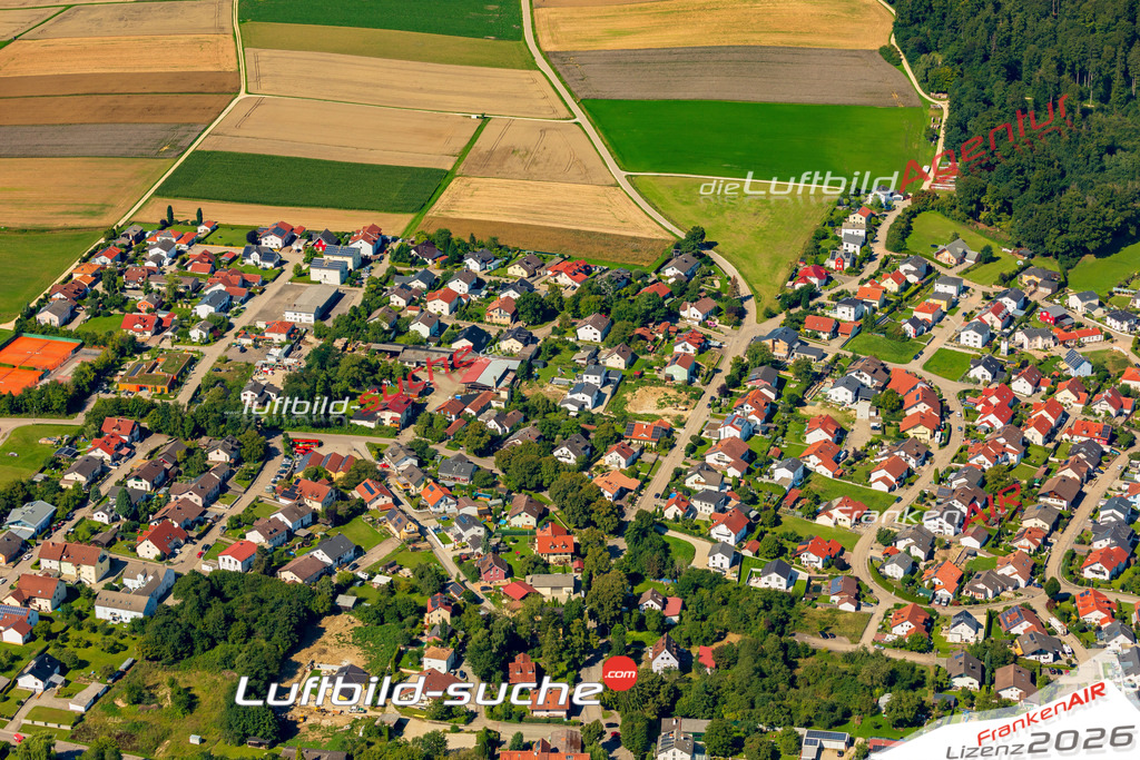 Luftaufnahme der Stadt Denkendorf - Die Luftaufnahme wurde 2025 vom UL-Flugzeug heraus erstellt ( keine Drohne ) - Hochauflösende Luftaufnahme - für professionelle Ausdrucke geeignet. Die Geschenkidee !Mit Lizenz und Bildrechte bestellbar