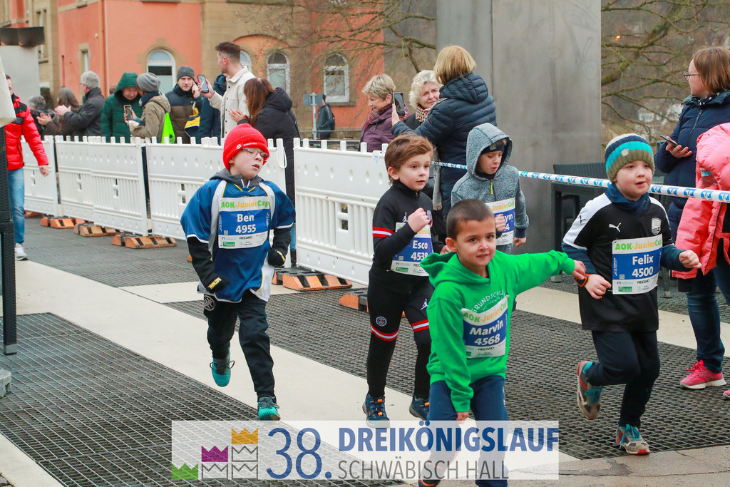 400m AOK Junior Cup | 3 Koenigslauf 2024 400m AOK Junior Cup - Realisiert mit Pictrs.com