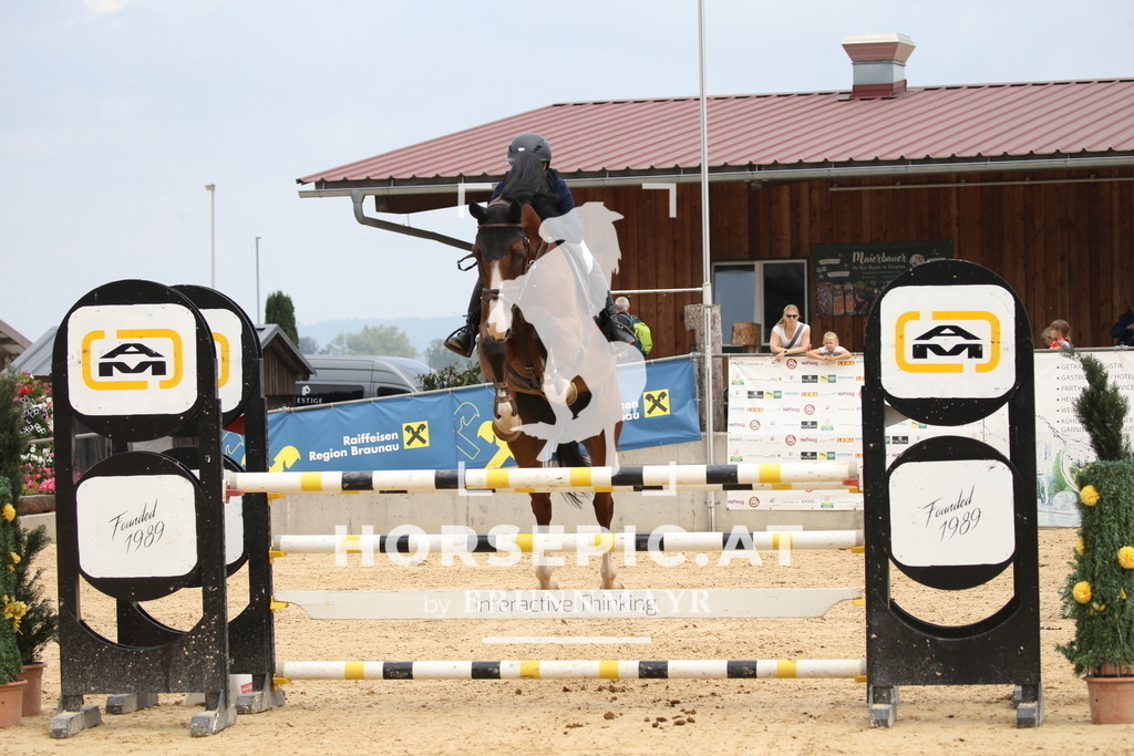 DL2Q7503 | Willkommen bei Brunnmayr - Design & Fotografie – Ihrem Spezialisten für Reitturniere und Pferdeveranstaltungen in Oberösterreich, Salzburg und Bayern! Seit über 17 Jahren sind wir leidenschaftlich dabei.