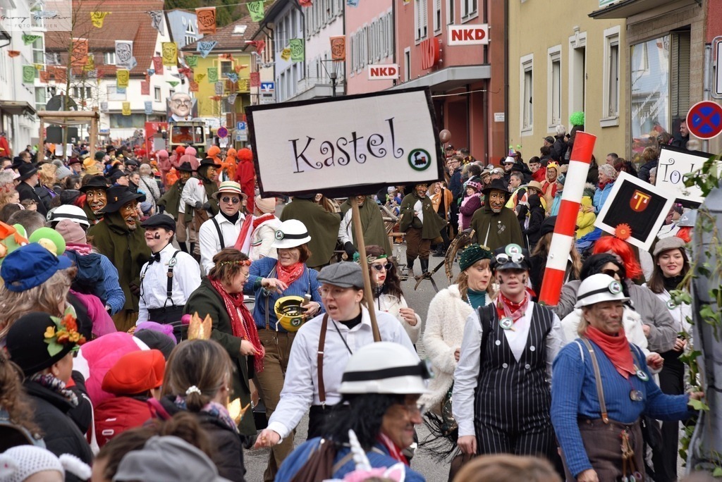 FasMontag _24-102-RA | Fotoblog Schwarzwald, Foto Blog Wiesental, Pfaffenberg, Winterzauber, Zeller Bergland, Zell im Wiesental, Fotoblog Wiesental, Landschaftsfotos, Bilder Wiesental, Natur, Naturbilder, Fastnacht, Zeller Fastnacht, Zeller Fasnacht, Zeller Bergland, Belchen, - Realisiert mit Pictrs.com