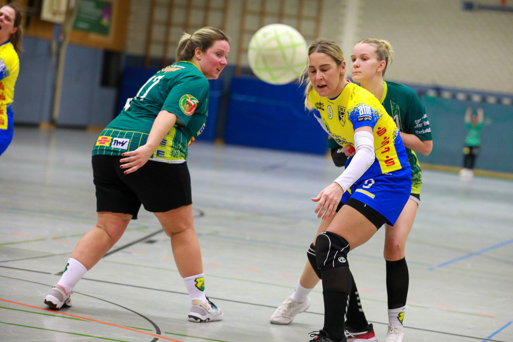 SVN_ SVFriedrichsfeld_141224_059 | Bildergalerie von Sport-Ereignissen aber auch von weiteren spannenden Dingen - nicht nur vom Niederrhein. In Anlehnung an den bekannten Spruch von Hanns Dieter Hüsch heißt das Motto: "Niederrhein ist überall".  - Realisiert mit Pictrs.com