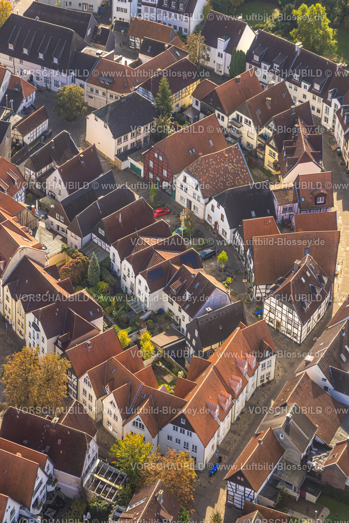 Luenen241012224 | Luftbild, Atstadt Lünen Häuser mit roten Dächern und verwinkelten Gassen, , Lünen, Ruhrgebiet, Nordrhein-Westfalen, Deutschland