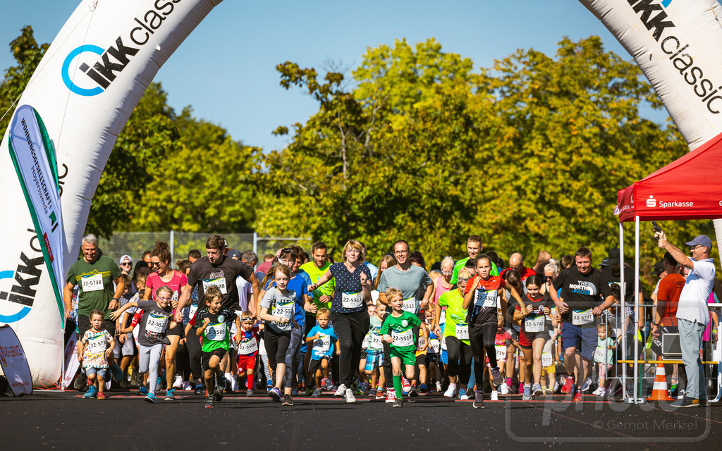 16. Hoywoj-CityLauf im Sportforum Hoyerswerda - 16.09.2023 | 555m Wohnungsgesellschaft-Familien-Flitzer-Lauf - Realisiert mit Pictrs.com