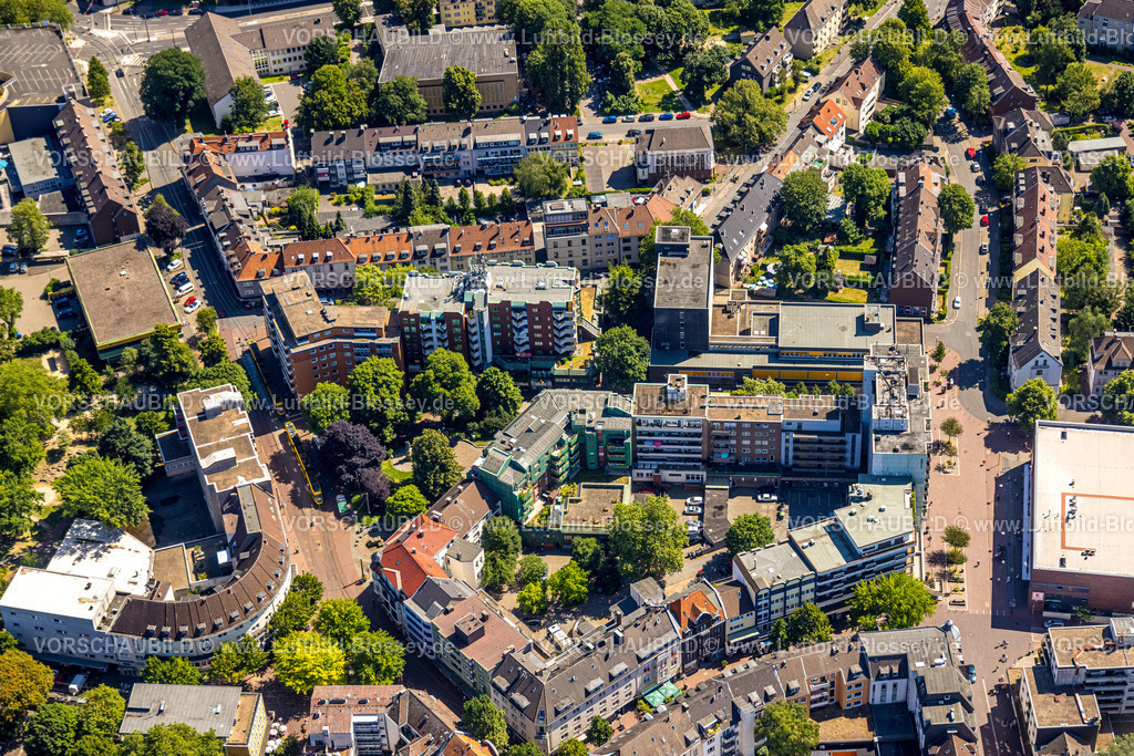 Essen230702769 | Luftbild, Einkaufszentrum Germaniaplatz und Kaufland (weißes Gebäude), Fußgängerzone, Borbeck-Mitte, Essen, Ruhrgebiet, Nordrhein-Westfalen, Deutschland