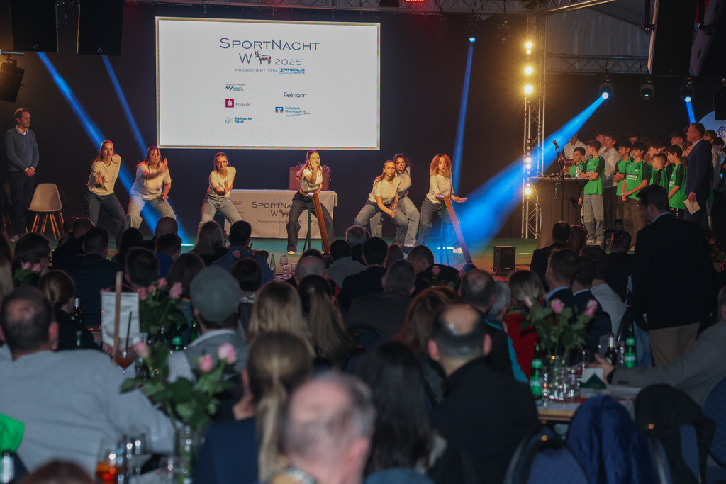 top-top.de250214-276 | Die 3. Weseler SportNacht, die große Sportgala mit Ehrungen der Weseler Sportler des Jahres 2024 findet am Freitag, den 14.02.2025 im Festzelt an der Rheinpromenade statt.Foto: Erwin Pottgiesser