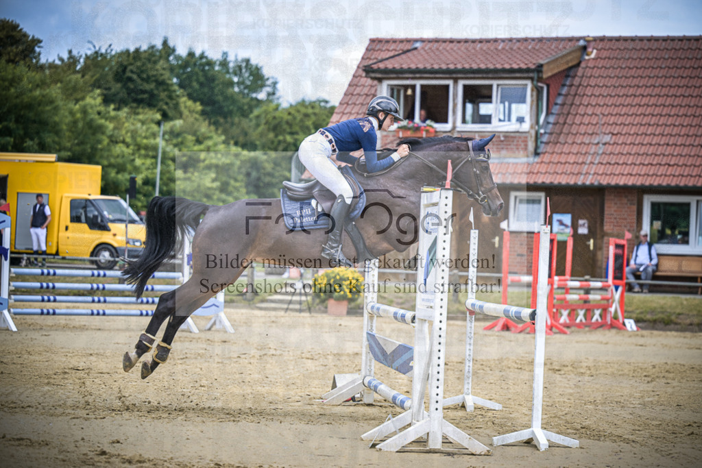 DOS_8394 | Entdecke hochwertige Reitturnierfotos von Foto Oger. Professionell, emotional und authentisch – jetzt Lieblingsmomente im Shop bestellen.Deutschlandweite Turnierfotografie. - Realisiert mit Pictrs.com