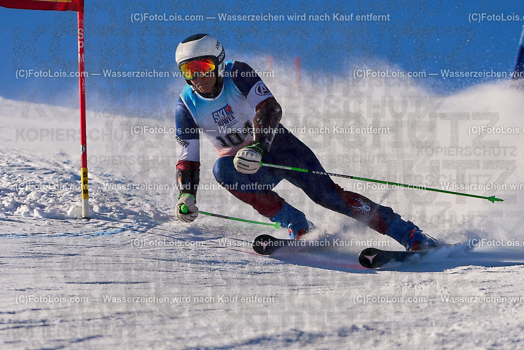 ALP4675_MASTERS-Cup_GS-A Herrn_Madlener Emanuel | (C)FotoLois.com, Alois Spandl. FIS Masters-Cup Wildschönau, Giant Slalom auf der Piste Schatzberg GS, Siegerehrung auf dem Dorfplatz Niederau, Sa 13. Januar 2024.