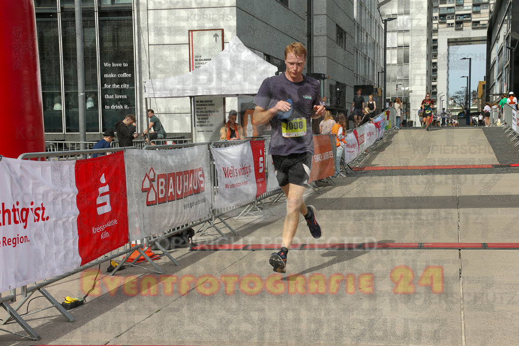 250920_1326_EX1_4640 | Sportfotografie im Rhein-Sieg Kreis, Köln, Bonn, NRW, Rheinland Pfalz, Hessen, etc. Unser Tätigkeitsfeld umfasst den Laufsport vom Volkslauf über den Marathon, Duathlon, Triathon bis zum Ultralauf wie Kölnpfad Ultra oder Schindertrail.