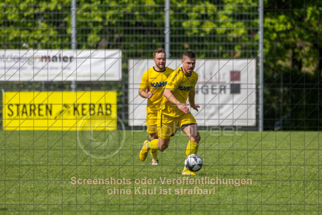 20250427_151409_0190 | #,TSV Bad Boll (rot) vs. SV Waldhausen (gelb), Fussball, Landesliga 2 - wfv, 24. Spieltag, Saison 2024/2025, Rasenplatz, Erlengarten 37, 73087 Bad Boll, 27.04.2025 - 15:00 Uhr,Foto: PhotoPeet-Sportfotografie/Peter Harich