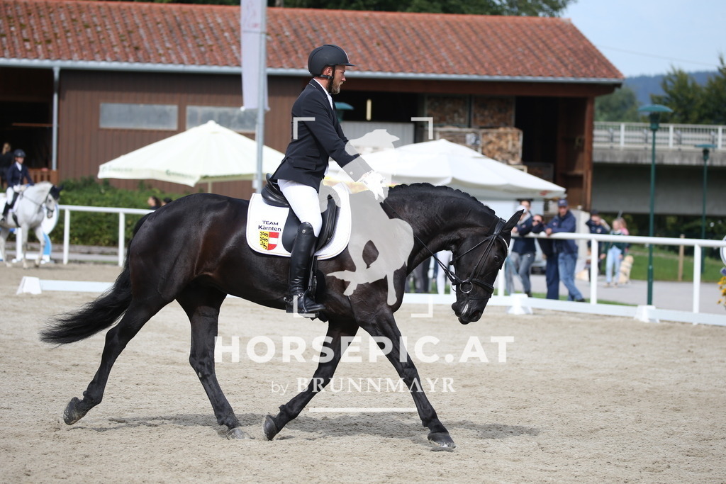 DL2Q2747 | Willkommen bei Brunnmayr - Design & Fotografie – Ihrem Spezialisten für Reitturniere und Pferdeveranstaltungen in Oberösterreich, Salzburg und Bayern! Seit über 17 Jahren sind wir leidenschaftlich dabei.