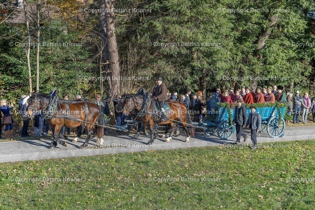 LBT25-227 | Professionelle Fotografin mit Fachgeschäft in Lenggries & im Landkreis Bad Tölz Wolfratshausen. Hochzeitsreportage, Familienfotos, Newborn-, Babybauch-, Pass- & Businessfotos.Alles Rund ums Foto