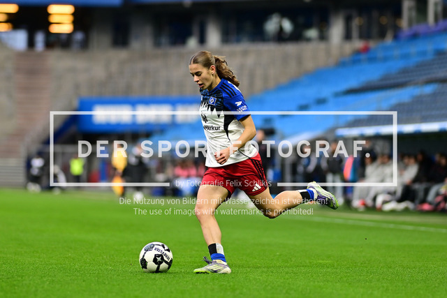 Fußball I Frauen I Saison 2025-2026 I DFB-Pokal I Achtelfinale I Hamburger SV - Bayer 04 Leverkusen I 15439 | Leni Marie Eggert (29, Hamburger SV) - Realisiert mit Pictrs.com