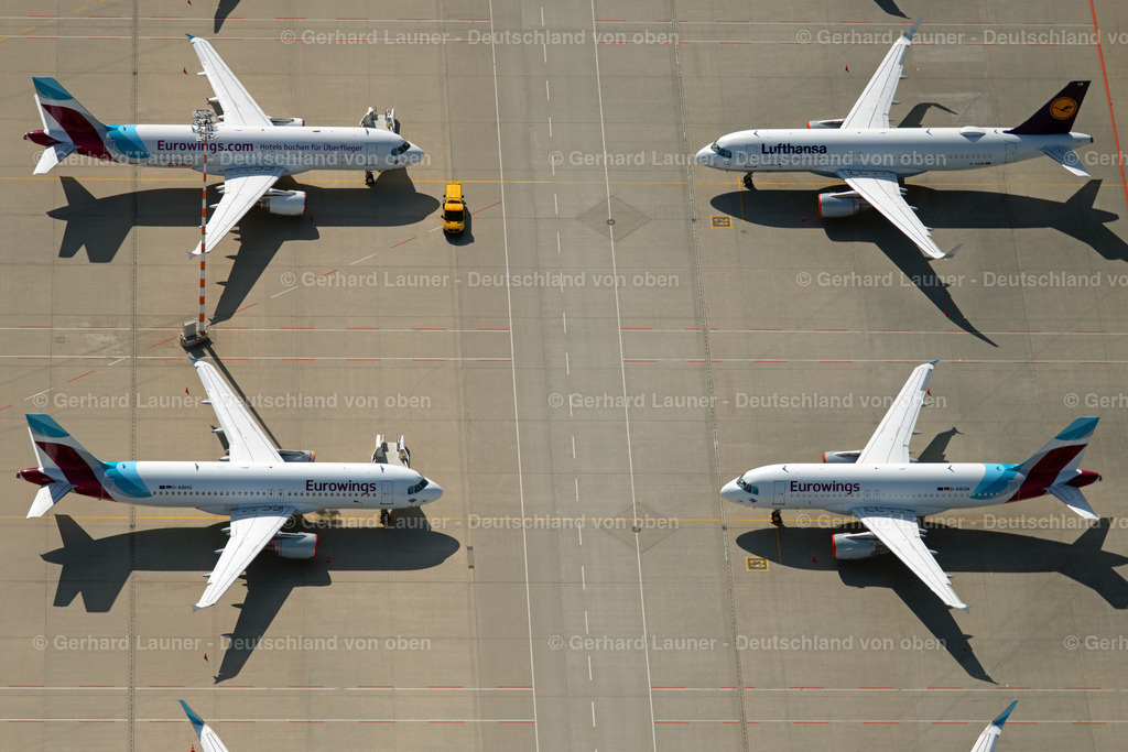 4023378 | STUTTGART 15.04.2020 Krisen- und Pandemie bedingt abgestellte Passagierflugzeuge der Fluggesellschaften Lufthansa und eurowings auf der Parkposition - Abstellfläche auf dem Flughafen in Stuttgart während des Corona Lockdown im Bundesland Baden-Württemberg, Deutschland. Weiterführende Informationen bei: Deutsche Lufthansa Aktiengesellschaft,  Flughafen Stuttgart GmbH,  Lufthansa Technik AG,  eurowings. // Passenger aircraft parked due to the crisis and pandemic on the parking position - parking area at the airport in Stuttgart during the corona lockdown in the state Baden-Wuerttemberg, Germany. Further information at: Deutsche Lufthansa Aktiengesellschaft,  Flughafen Stuttgart GmbH,  Lufthansa Technik AG,  eurowings. Foto: Gerhard Launer