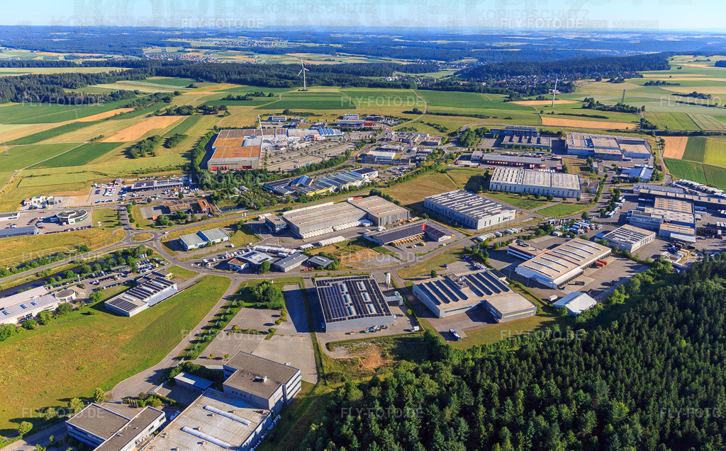 Industriegebiet Auf Herdenen mit Technisches Hilfswerk (THW), Regionalstelle Villingen-Schwenningen, Jopp Electronics GmbH, GRÄSSLIN SÜD GmbH und Kunststoff-Institut Südwest, Schwarzwald-Baar-Center, Emons Spedition GmbH & Co. KG, Druckzentrum Süd | Luftbild: Industriegebiet Auf Herdenen mit Technisches Hilfswerk (THW), Regionalstelle Villingen-Schwenningen, Jopp Electronics GmbH, GRÄSSLIN SÜD GmbH und Kunststoff-Institut Südwest, Schwarzwald-Baar-Center, Emons Spedition GmbH & Co. KG, Druckzentrum Südwest, Presseservice- und Vertriebs GmbH http://www.dzsw.de/ https://www.emons.de/kontakt-co/vs-villingen.html http://www.schwarzwald-baar-center.de/ http://www.graesslin-kunststoffe.de/ https://www.kunststoff-institut-suedwest.de/ http://www.jopp.com/ im Ortsteil Weilersbach in Villingen-Schwenningen im Bundesland Baden-Württemberg in Deutschland. Foto: IMG_149241.jpg vom 29.06.2025 durch ©2025 Werner Riehm fly-foto.de/copyright - Realisiert mit Pictrs.com