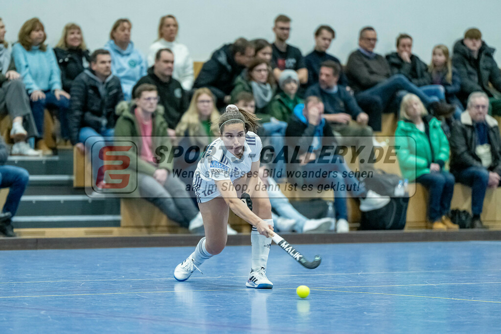 HK_20240113_107905 | 1. Bundesliga Damen Düsseldorfer HC - Club Raffelberg am 13.1.2024 DHC Halle, Düsseldorf , Clara Ycart ( Düsseldorfer HC #10 )